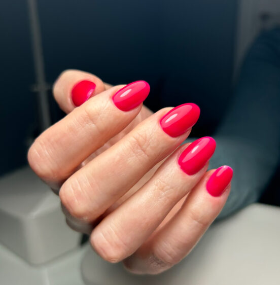 Manicure żelowy bez przedłużania